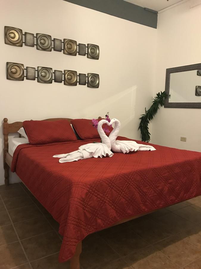 Bella Sombra Guest House Downtown Беліз Екстер'єр фото