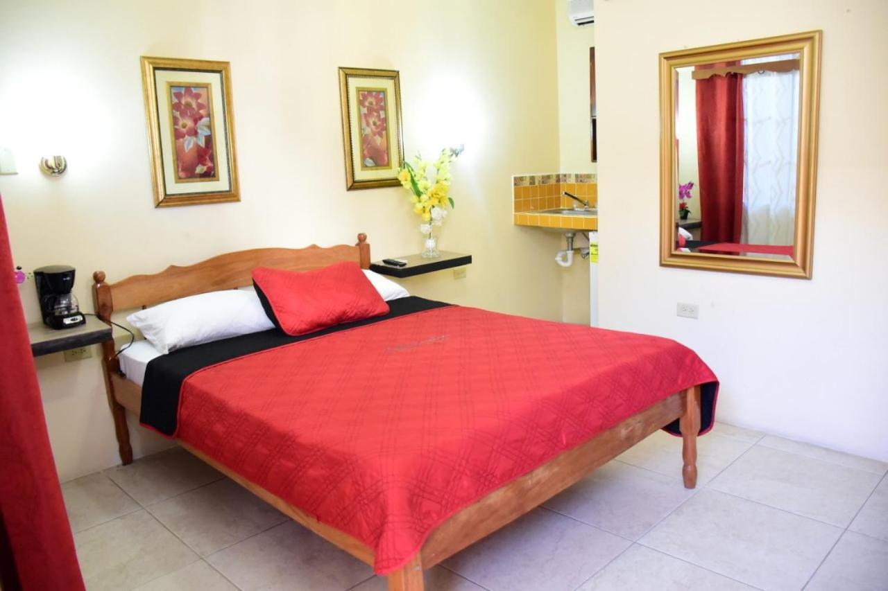 Bella Sombra Guest House Downtown Беліз Екстер'єр фото